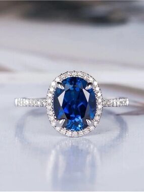 NEW 925 Sterling Silver and Oval Halo Sapphire Ring - 8